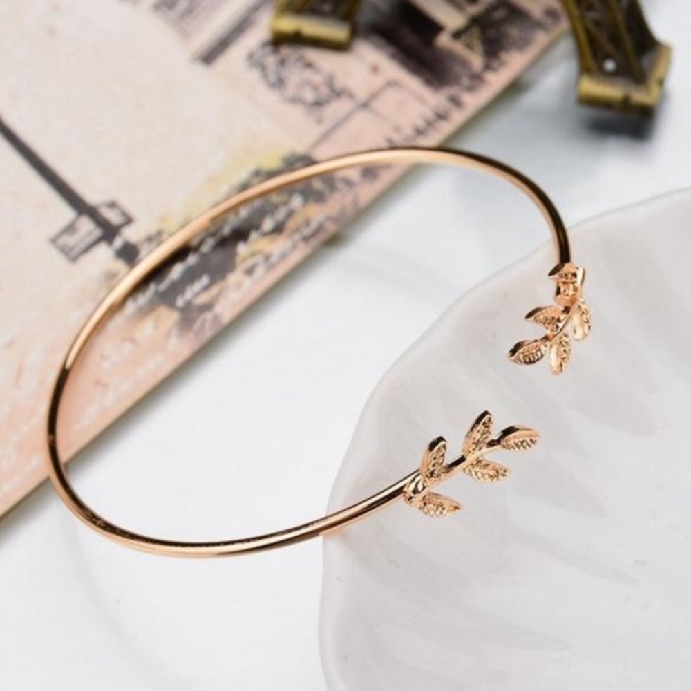 Delicate Gold Leaf Bangle Bracelet